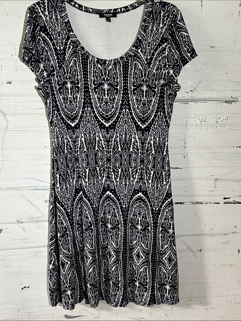 💗✨Premise Black & White Scoop Neck Mini Dress